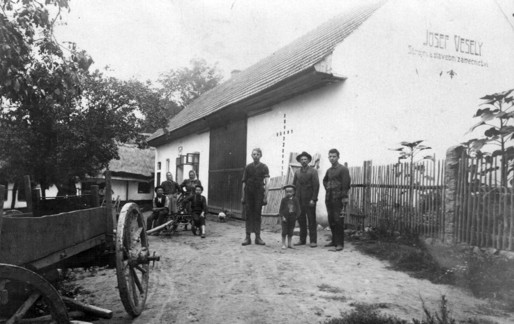 Dobová fotografie rodiny Josefa Veselého